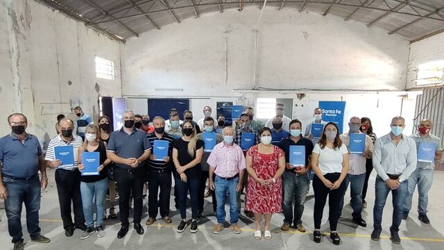 Alcides Calvo participó de la firma de convenios entre clubes y la Provincia