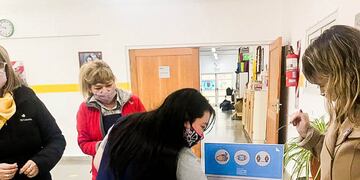 Se entregaron más “Tótems Sanitizantes” en instituciones educativas de la provincia