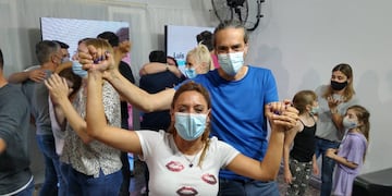 Festejos de los dos flamantes nuevos concejales del PJ: Valeria Soltermam y Martín Racca