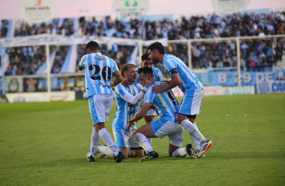 Racing reencontró al goleador de la Primera Nacional: un triunfo por el peso de sus delanteros