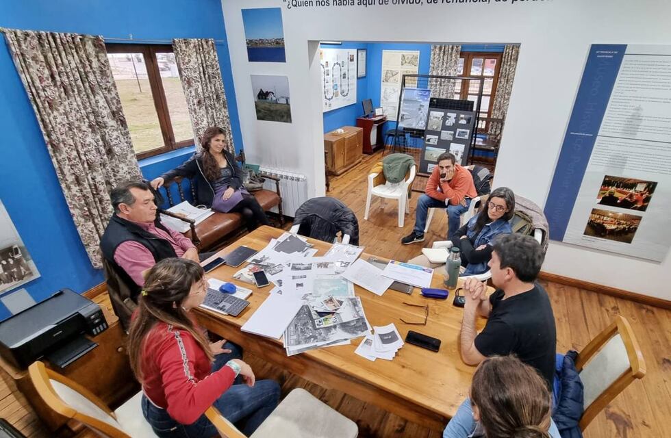 Ushuaia: finalizó el taller “Repensar el Archivo de Malvinas” en el Espacio Pensar Malvinas