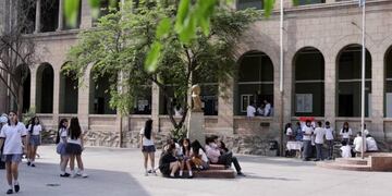 Por el partido de Argentina en el Mundial, la actividad escolar arrancará a las 10 el próximo martes