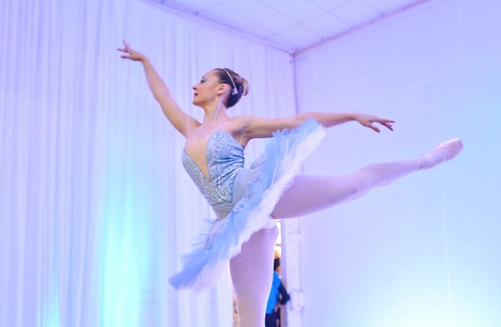 Muriel Ventura Pontín, la joven de Arroyito que triunfa en la danza en el mundo