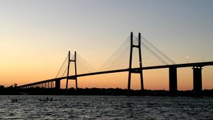 Puente Rosario - Victoria completamente a oscuras por el robo de los cables eléctricos (Landscape)