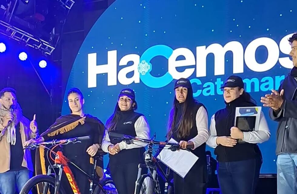 La app Mi Catamarca premió a dos usuarias con bicicletas en la Fiesta del Poncho