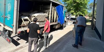 Se recibió el nuevo mobiliario para la Escuela Técnica N°1 y el Centro Universitario de Gonzales Chaves