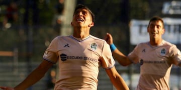 Maxi Comba se pone la de Belgrano. Es el séptimo refuerzo (Twitter @gimnasiaoficial).