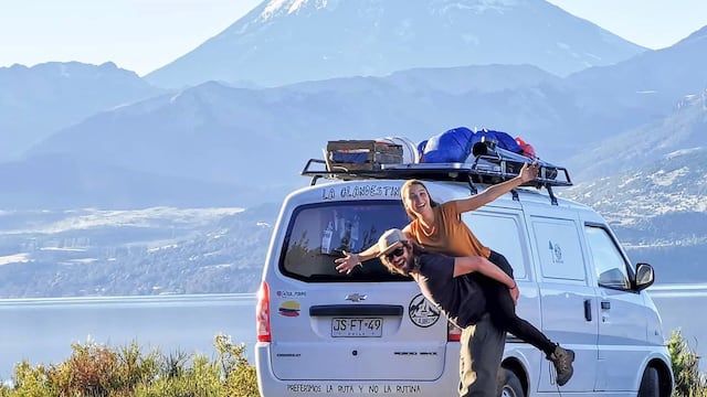 Isa y Ricky, los dos jóvenes colombianos que viajaron en van por Argentina.