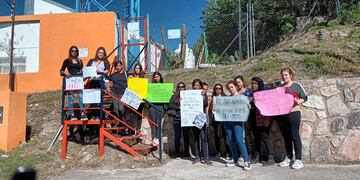Los padres manifestaron frente al jardín de infantes en Salsipuedes.