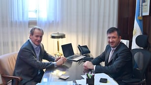 El senador Edgardo Kueider (derecha) junto al ex gobernador entrerriano Gustavo Bordet (izquierda)