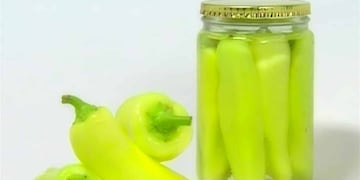 Receta fácil de ajíes en vinagre, un acompañamiento natural, ideal para todas tus comidas.