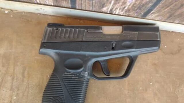 Posadas: hallan un arma de fuego e investigan su procedencia.