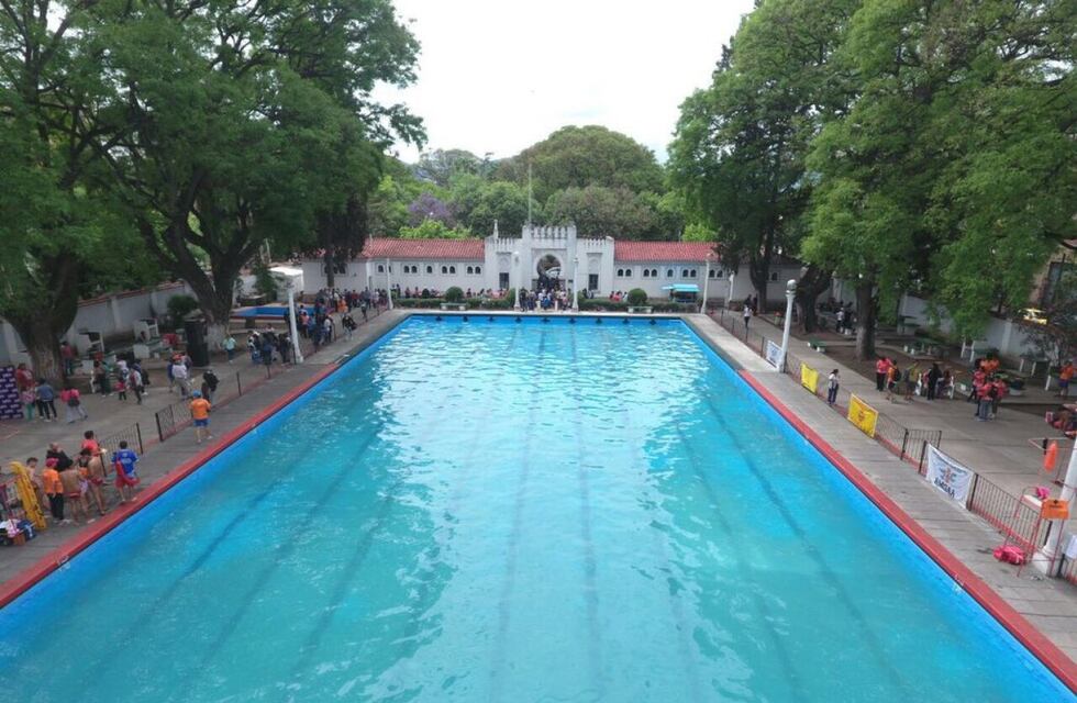 Actividades para toda la familia en los natatorios municipales salteños