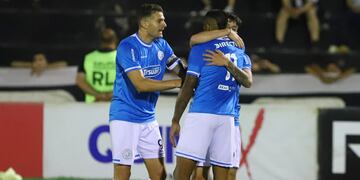 Pablo Vegetti y Adrián Balboa y un festejo que quieren repetir, para que Belgrano se acomode más arriba (Prensa Belgrano)