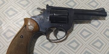 Un alumno fue armado con un revólver a una escuela de Junín. Imagen ilustrativa