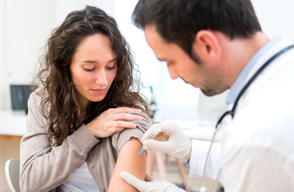 Cuánto cuesta la vacuna del dengue: cantidad de dosis y contraindicaciones