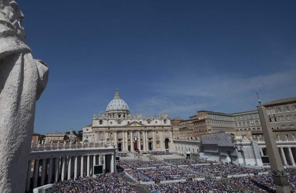 Un hombre violó la seguridad del Vaticano e irrumpió con el auto que manejaba hasta que fue detenido por la Guardia Suiza
