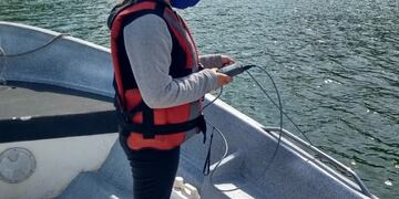 Monitoreo y tareas de mitigación en el lago San Roque.