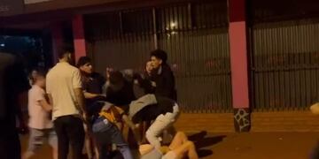 Jóvenes protagonizaron una gresca a la salida de un boliche en Eldorado.