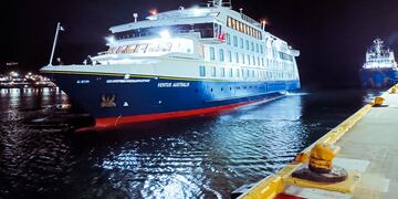 Arribó el primer crucero de la temporada 2022-2023 al puerto de Ushuaia