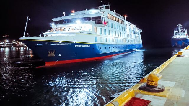 Arribó el primer crucero de la temporada 2022-2023 al puerto de Ushuaia