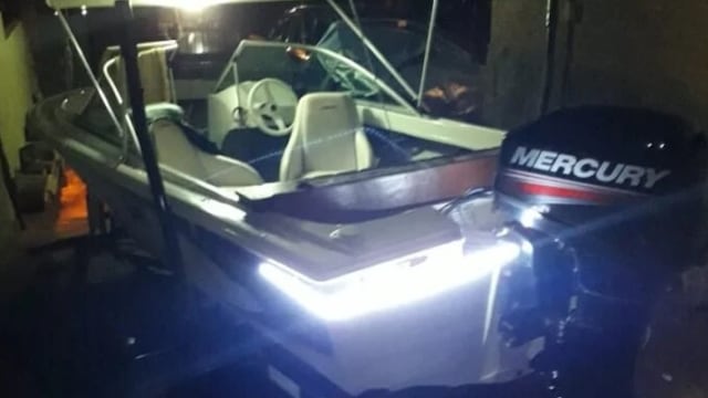 Así lucía la lancha con el motor correspondiente; motor que sustrajeron de una vivienda de la localidad de Eldorado.