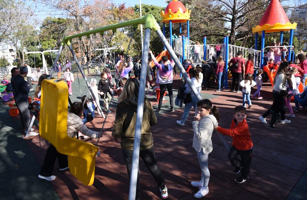 Con una gran fiesta, Concepción del Uruguay inauguró su primera plaza blanda