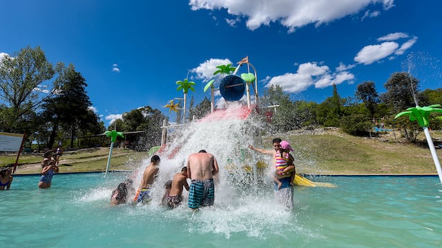 Turismo. Comienza la temporada de verano en el Parque Acuático del Complejo 7 Cascadas, La Falda, Córdoba. (Corresponsalía Punilla)