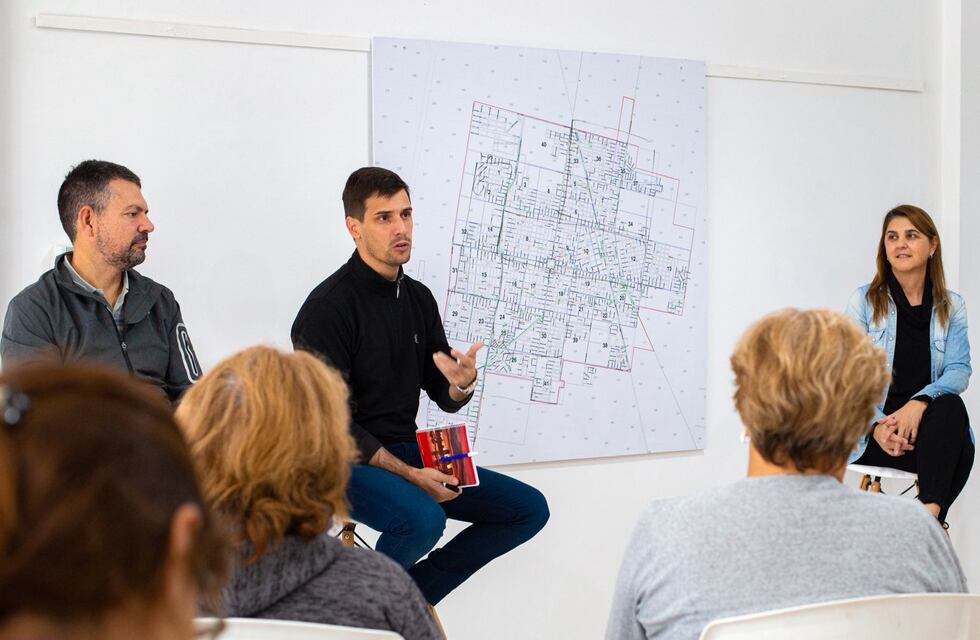 Viotti y Bottero encabezaron una reunión con su equipo de trabajo