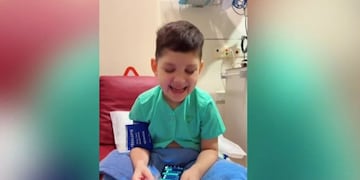 Santino atraviesa una etapa clave en su tratamiento en Singapur y espera su trasplante.