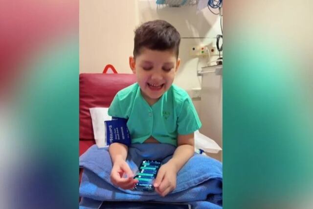 Santino atraviesa una etapa clave en su tratamiento en Singapur y espera su trasplante.