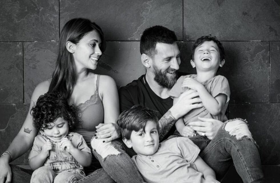 La salida familiar de Antonela Roccuzzo y Lionel Messi en París y un particular detalle de la foto que sorprendió en las redes sociales