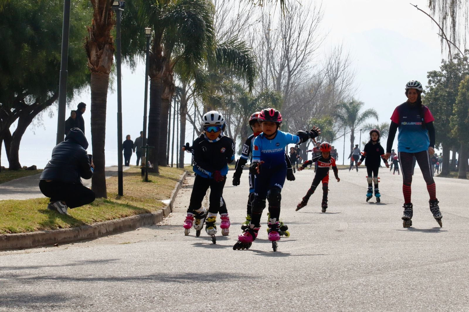Más de 400 patinadores sudamericanos corrieron en la costa del San Roque