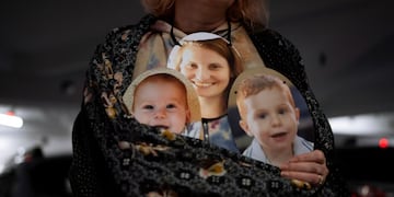 Shiri Bibas y sus hijos Kfir y Ariel fueron secuestrados el 7 de octubre de 2023 y se encuentran en condición de rehenes. (AP / Oded Balilty).