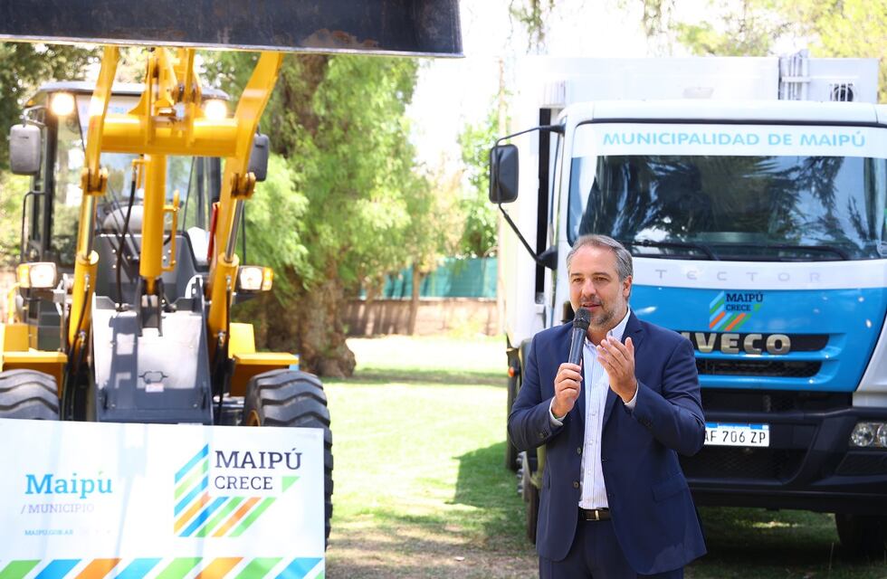 Matías Stevanato presentó, en Maipú, nuevas maquinarias junto a autoridades del BICE