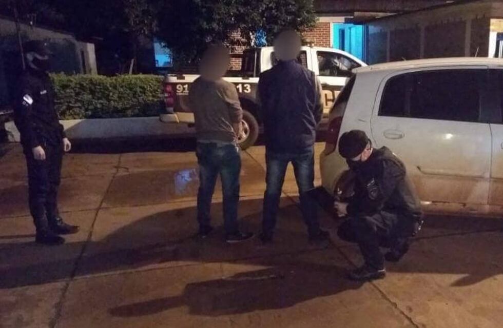 A punta de machete, dos hombres quisieron robar un automóvil en Campo Viera