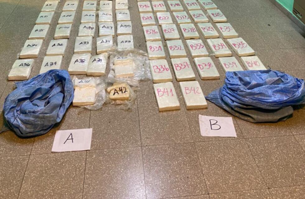 Segunda vez en cuatro días: hallaron bolsas de cocaína en Juan Bernabé Molina