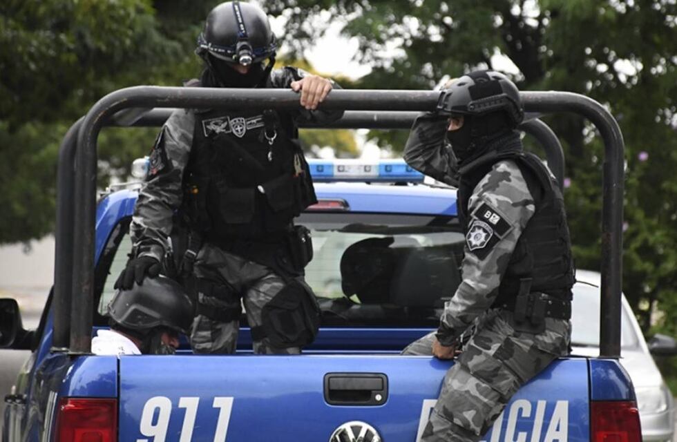 Atacan a tiros a dos policías de civil cuando investigaban un crimen ligado a Los Monos