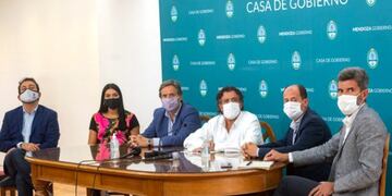 El intendente Emr Félix participó de la reunión en Casa de Gobierno donde analizaron las nuevas restricciones por el aumento de casos de coronavirus.