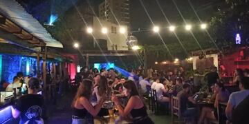 El local está ubicado por la avenida Brasil.