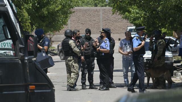 Uno de los operativos realizado por los grupos especiales de Mendoza. / Orlando Pelichotti.