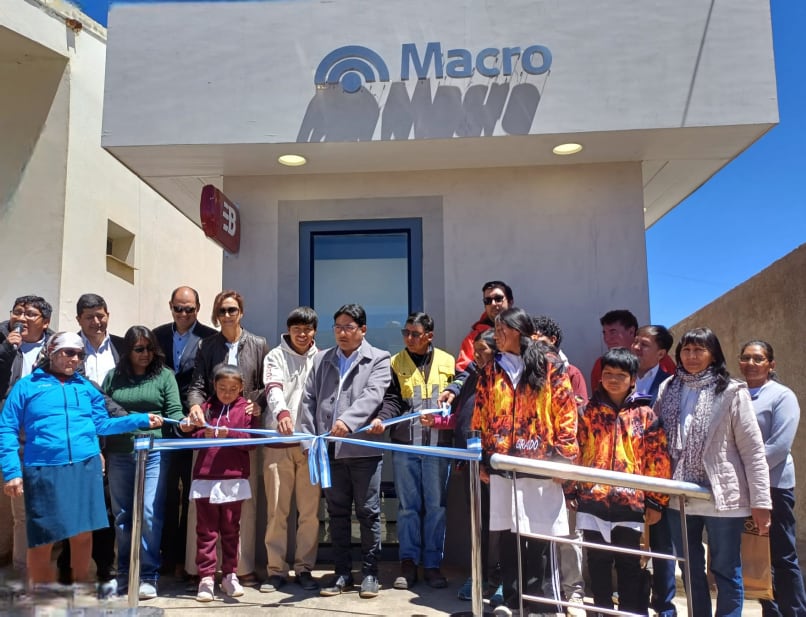 Banco Macro inauguró un cajero automático en la localidad jujeña de Olaroz, en el departamento Susques.