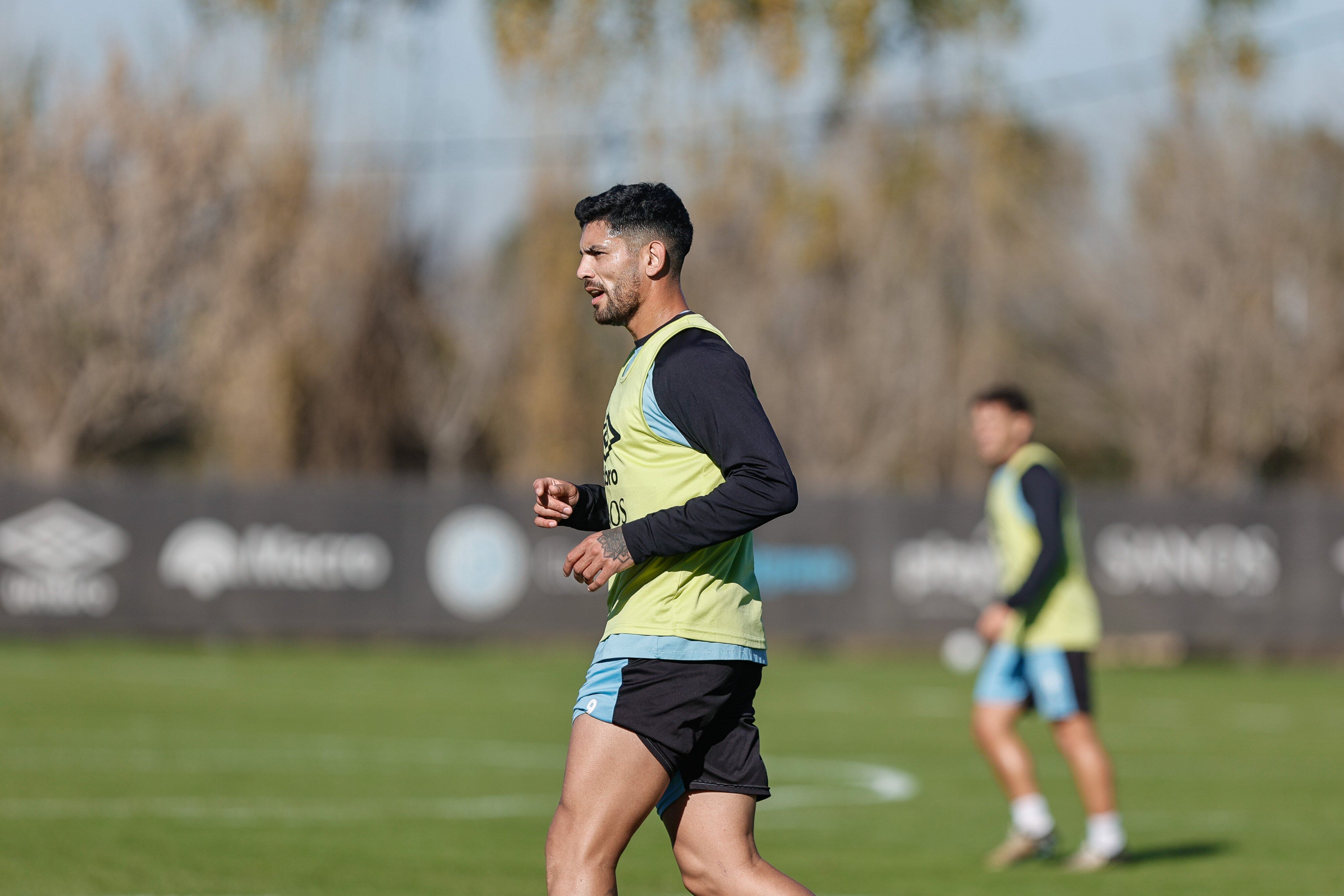 Lucas Passerini no estuvo el viernes ante Independiente por la Copa Argentina por estar suspendido y busca un lugar ante Banfield. (Prensa Belgrano)