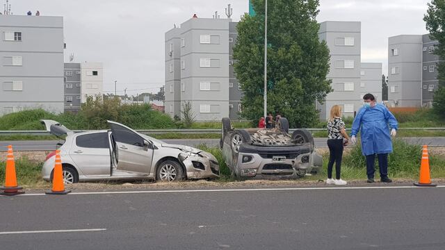 Accidente en la Circunvalación: le robaron el celular a una de las víctimas. (Nicolás Bravo)