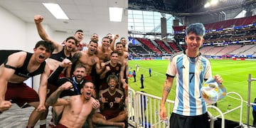 Con Luck Ra a todo volumen, el jugador de Talleres celebró a lo grande en la Copa América.