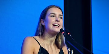 La joven de 26 años fue reconocida por representar a Córdoba en el extranjero.