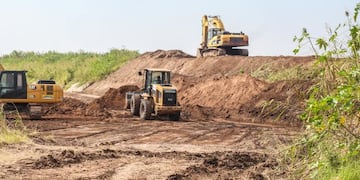 El Ministerio de Obras y Servicios Públicos lideró la restauración del canal en el Departamento Cruz Alta.