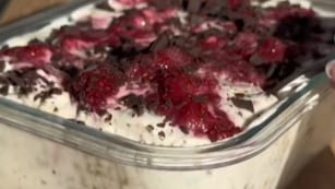 Este postre está listo en simples pasos.