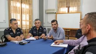 El secretario de Prevención y Seguridad, Juan Manuel Martínez Saliba, junto a las autoridades de la Unidad Regional V de Policía