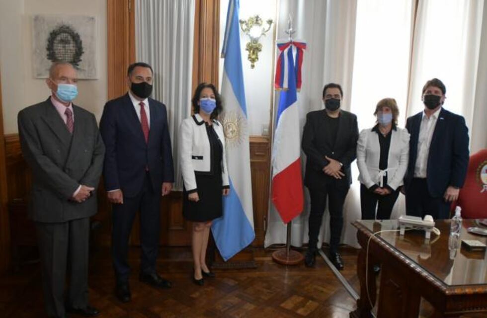 La embajadora de Francia en Argentina, Claudia Scherer-Effosse se encuentra en Tucumán